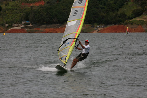 Competencia windsurf