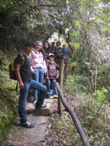 Niños-A-Guatavita-Laguna