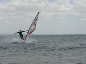 Windsurf in flat water